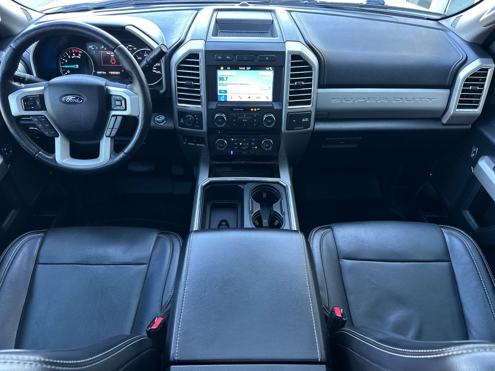Used 2017 White Gold Metallic Ford Lariat image 12