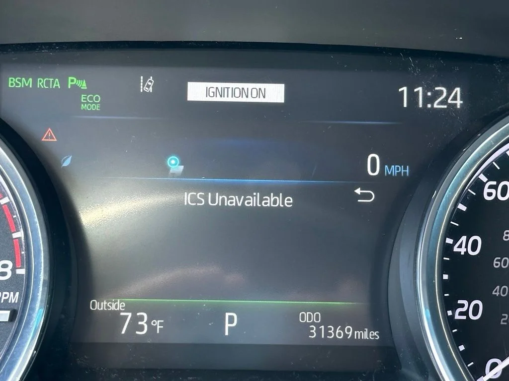 Used 2019 Silver Toyota XLE image 18