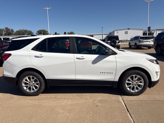Used 2020 Chevrolet Equinox 1FL with VIN 2GNAX5EV2L6203010 for sale in Fort Madison, IA