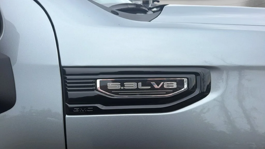 New 2026 Sterling Metallic GMC Elevation image 35