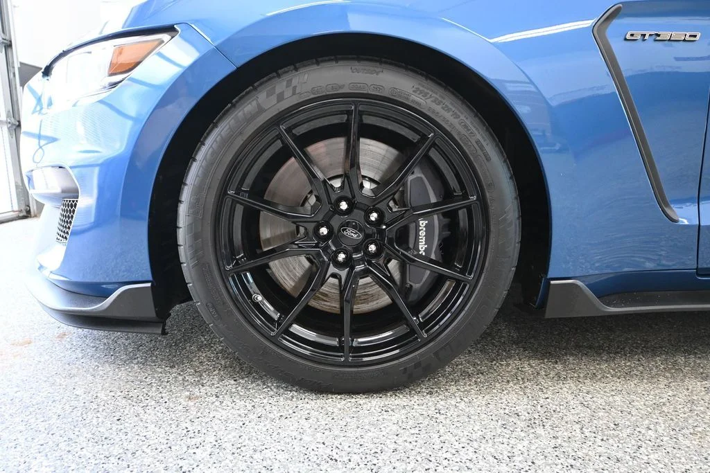 Used 2020 Blue Ford Shelby GT350 image 14