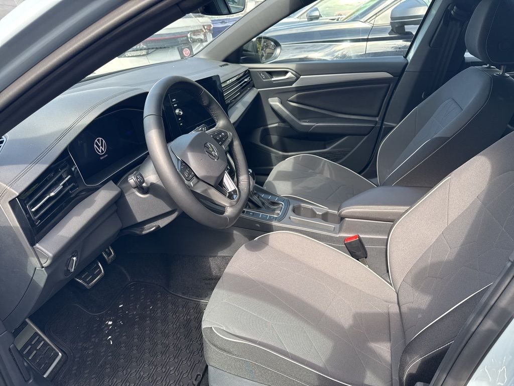 2025 Volkswagen Jetta Sport - Photo 22