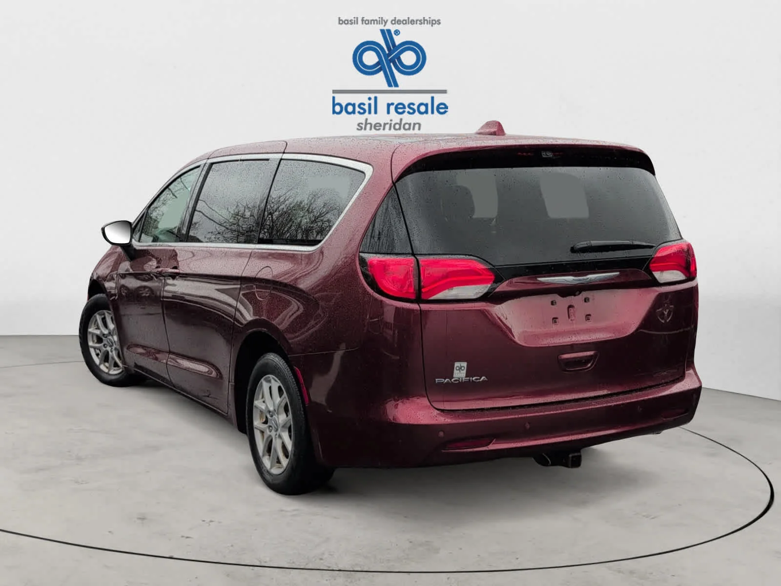 Used 2017 Velvet Red Pearlcoat Chrysler Touring image 5