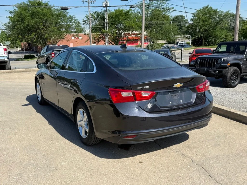 Used 2023 Gray Chevrolet LT image 8