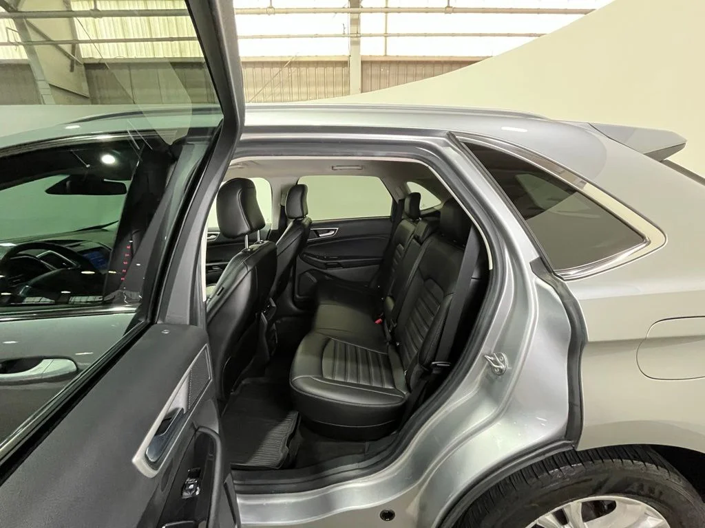 Used 2020 Silver Ford SEL image 18