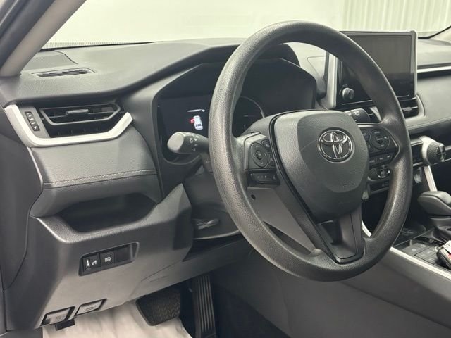 Used 2025 Silver Toyota XLE image 17