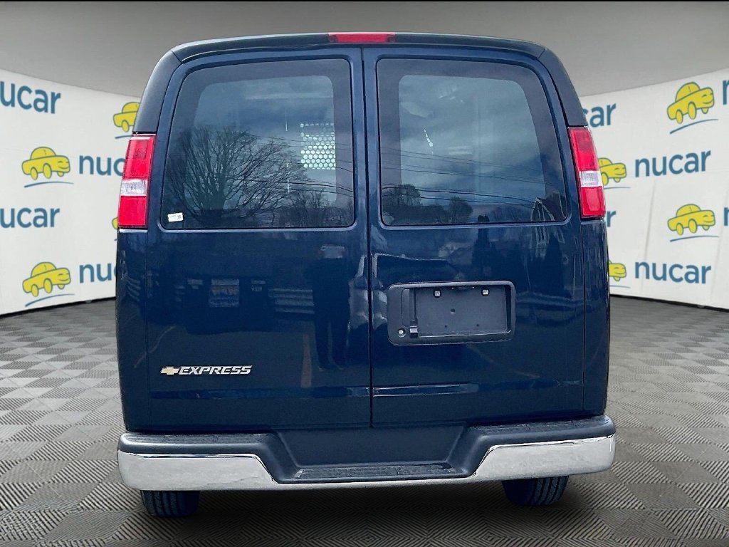 New 2026 Special Exterior Color Chevrolet WT image 6