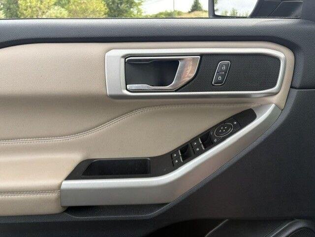 Used 2022 Stone Blue Ford XLT image 19
