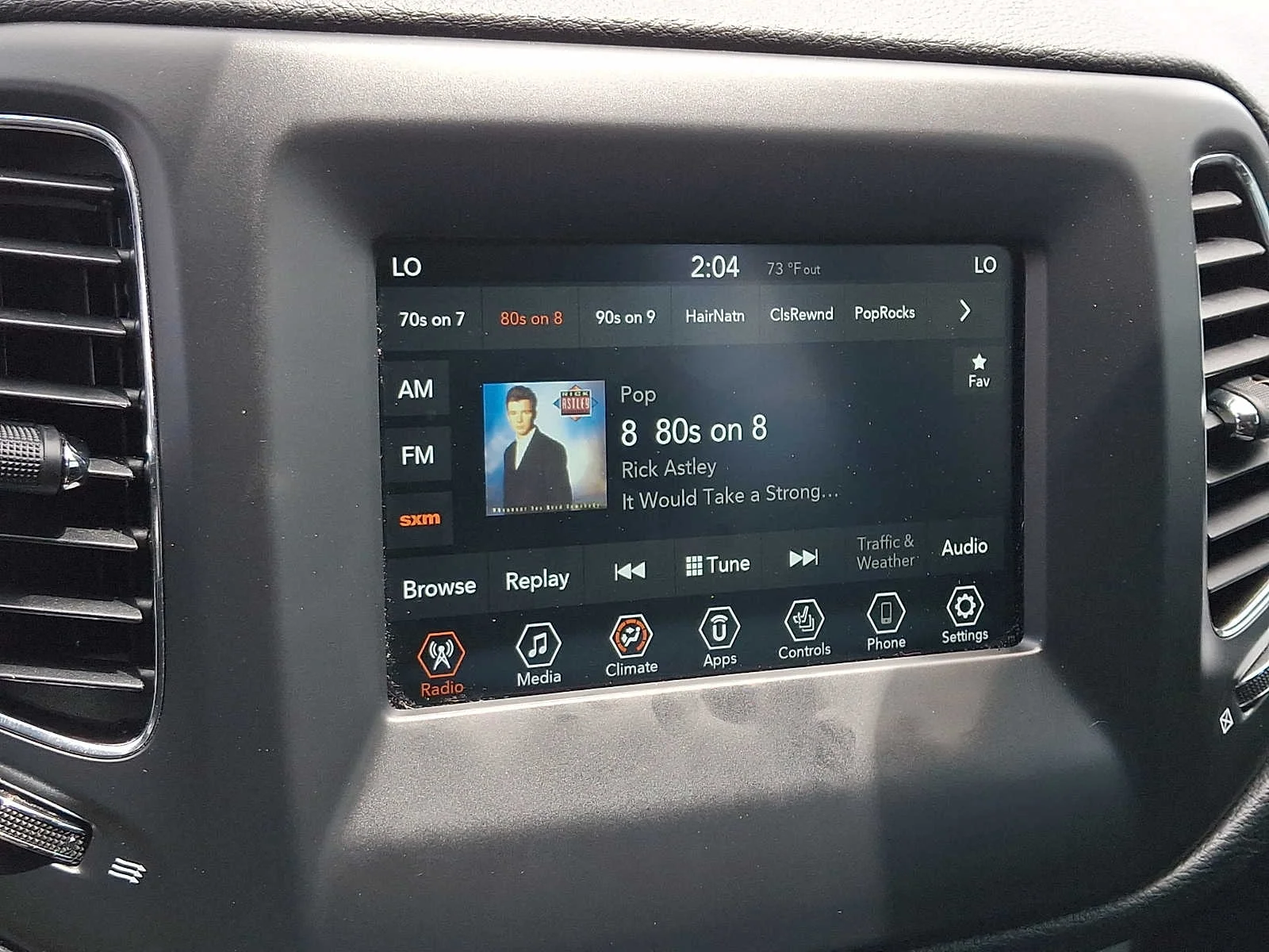 Used 2020 Granite Crystal Clearcoat Metallic Jeep Latitude image 16