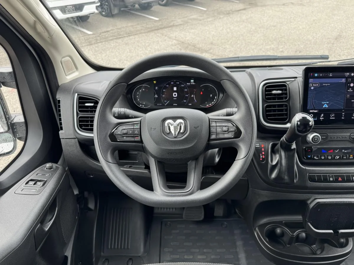 Used 2025 White RAM SLT image 18