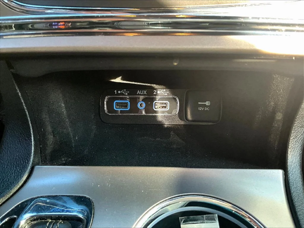 Used 2021 White Jeep Laredo E image 18