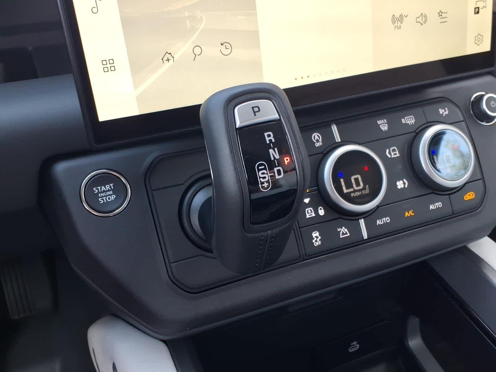 New 2026 Tasman Blue Land Rover X-Dynamic SE image 16