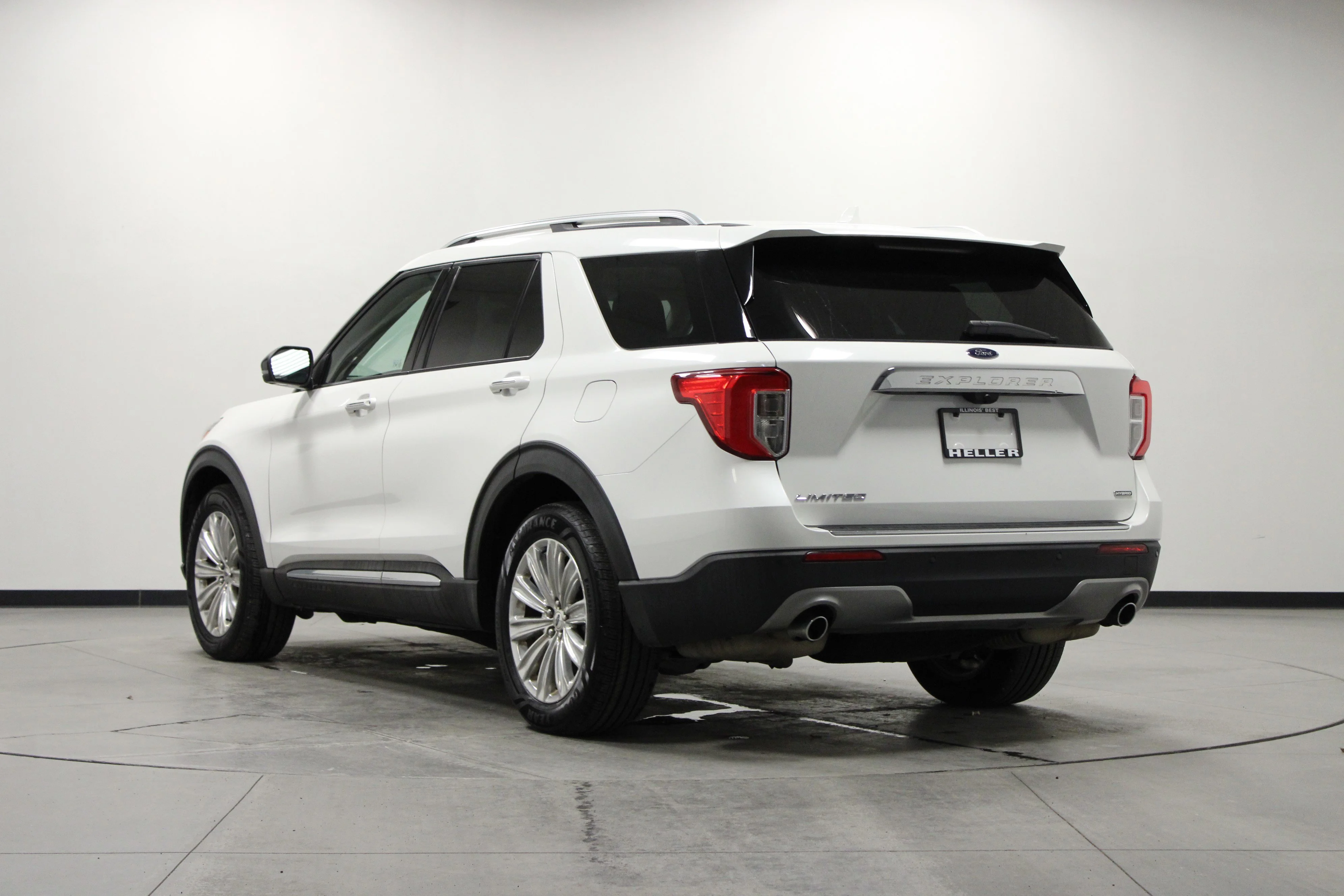 Used 2021 Star White Metallic Tri-Coat Ford Limited image 6