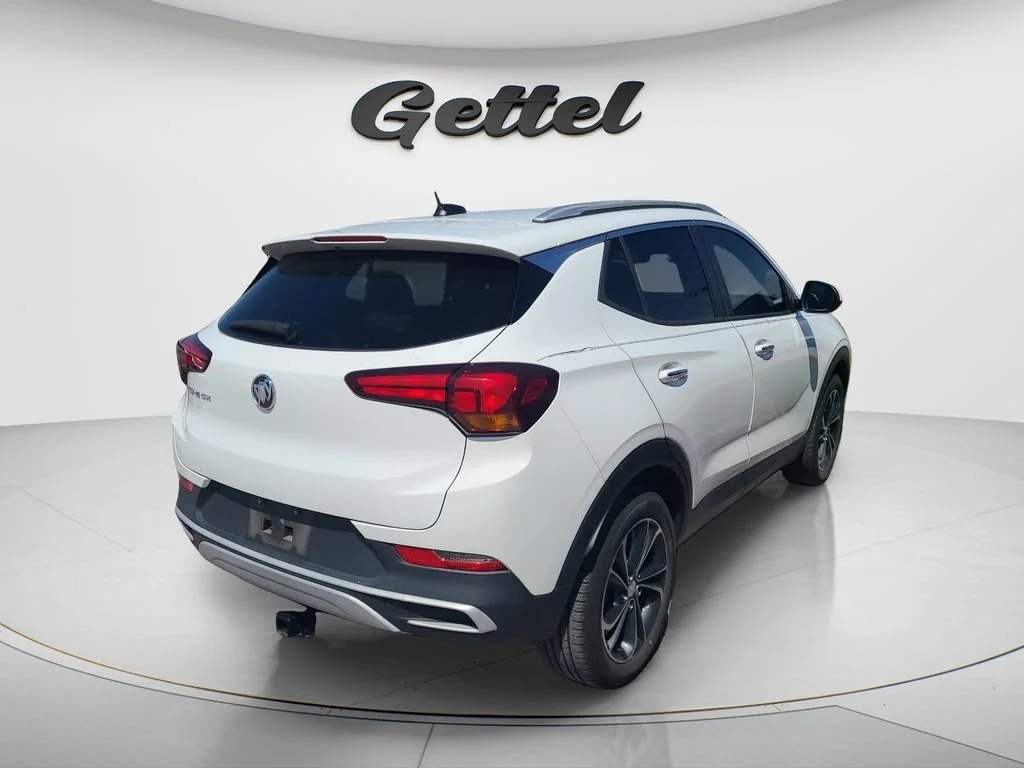 Used 2022 SUMMIT WHITE Buick Select image 3