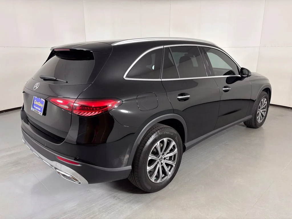 Used 2025 White Mercedes-Benz GLC 300 image 8
