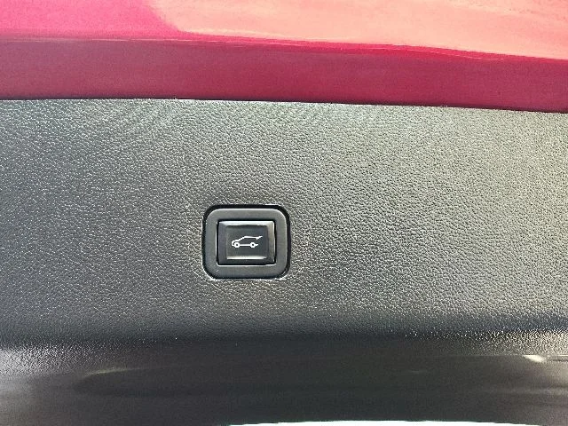 Used 2023 Red Chevrolet RS image 67