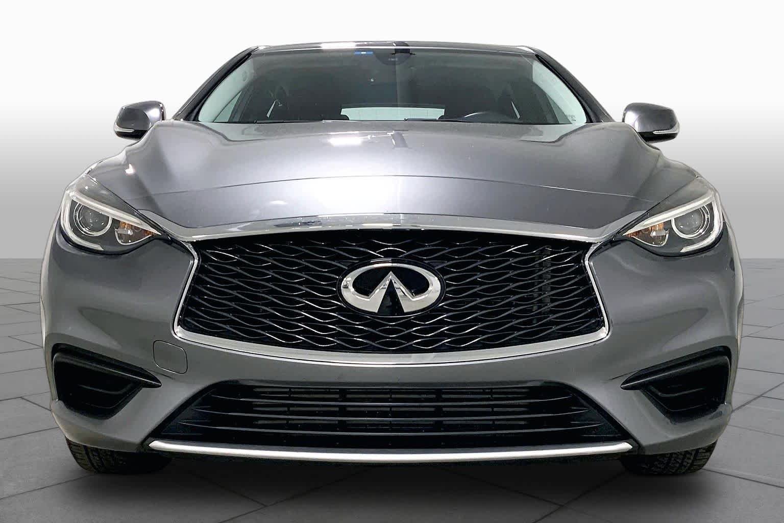Used 2017 Graphite Shadow INFINITI Luxury image 3
