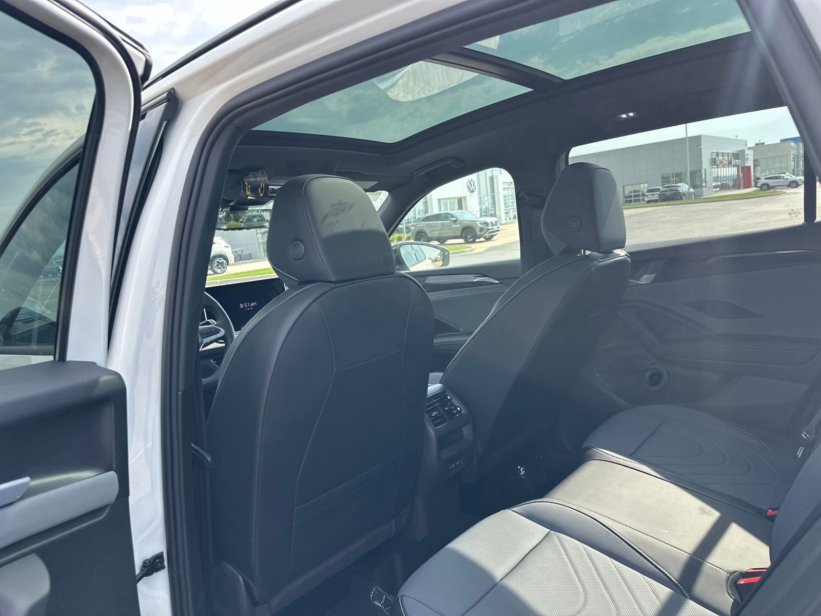 New 2026 White/off-white Volkswagen 2.0T SE R-Line Black image 21