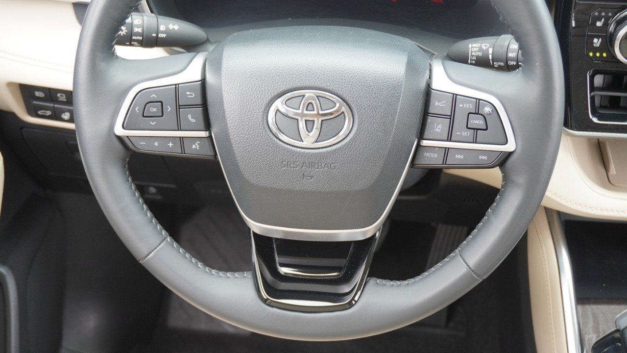 Used 2024 Blue Toyota Platinum image 29