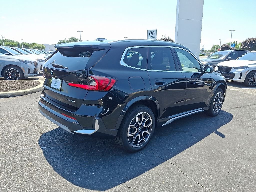 New 2026 Black Sapphire Metallic BMW xDrive28i image 4