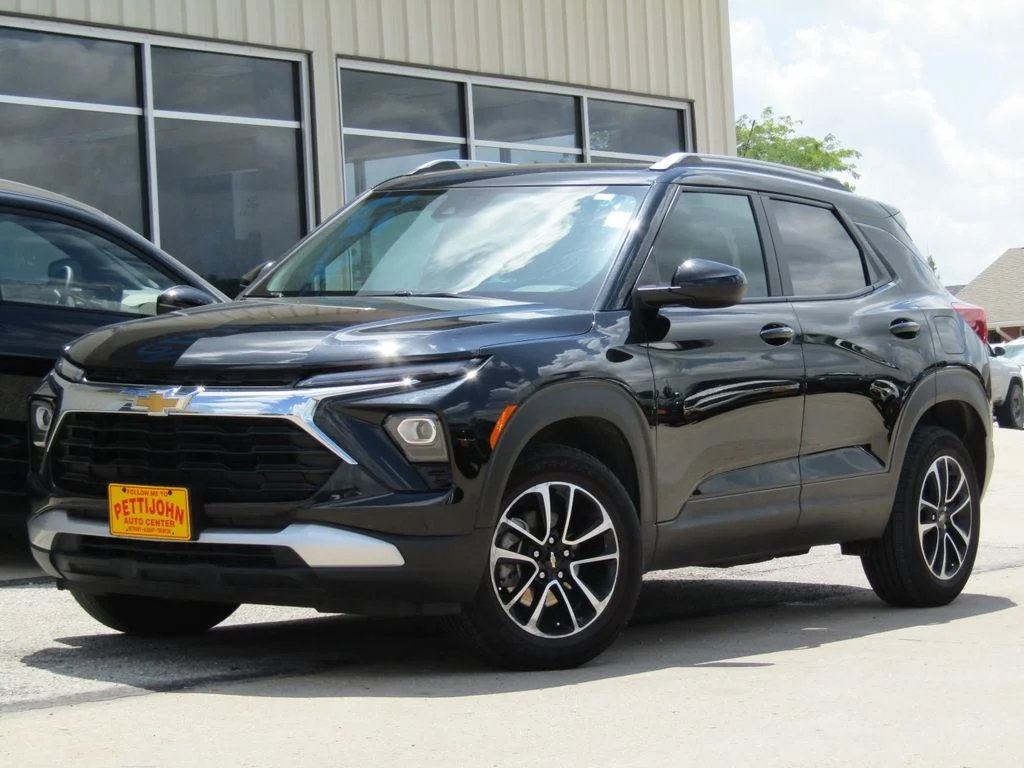 Used 2025 Black Chevrolet LT image 12