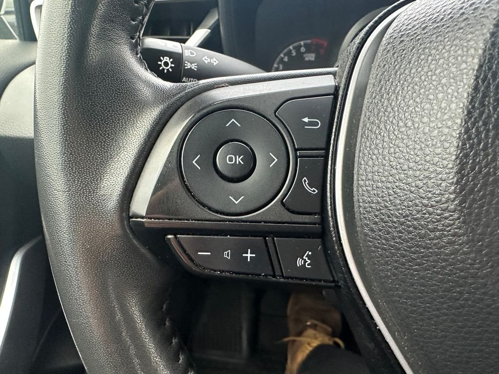 Used 2022 Pearl Toyota SE image 20