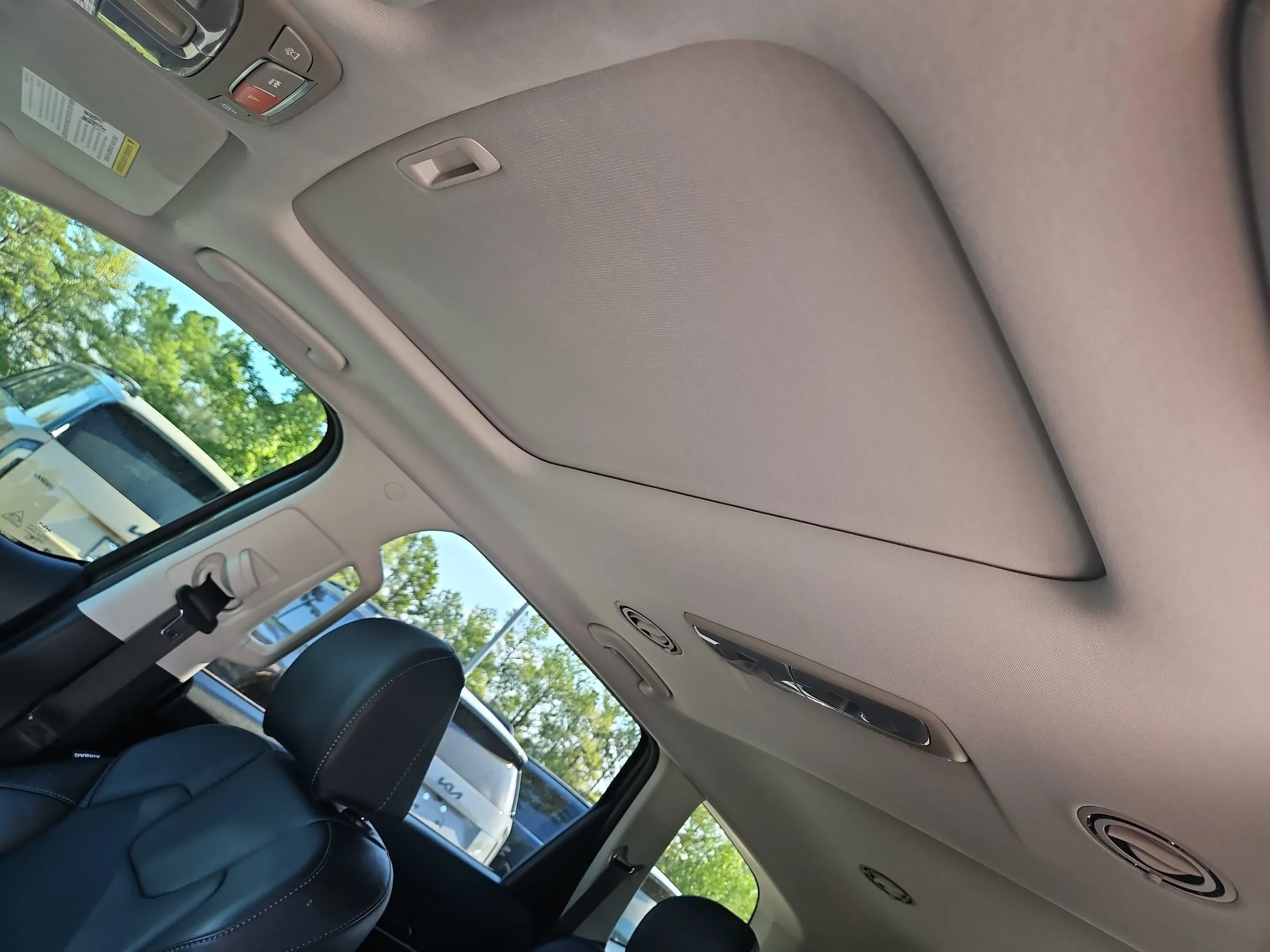 Used 2025 Dark Moss Kia S image 24