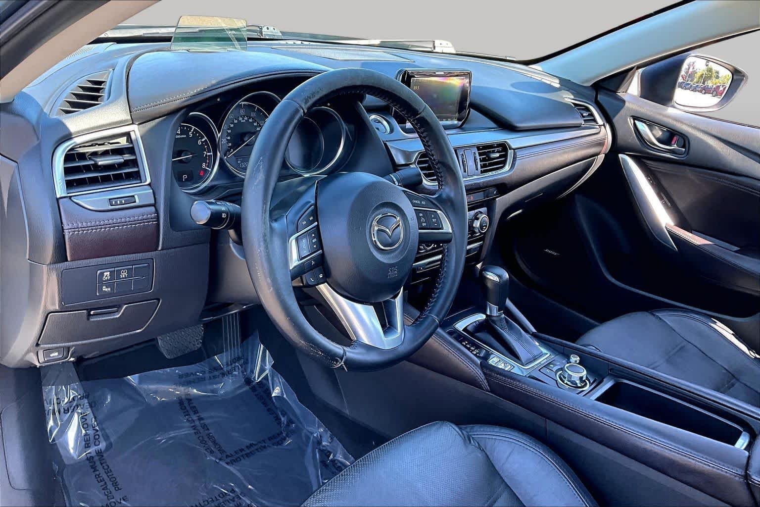 Used 2016 Blue Reflex Mica Mazda i Grand Touring image 17
