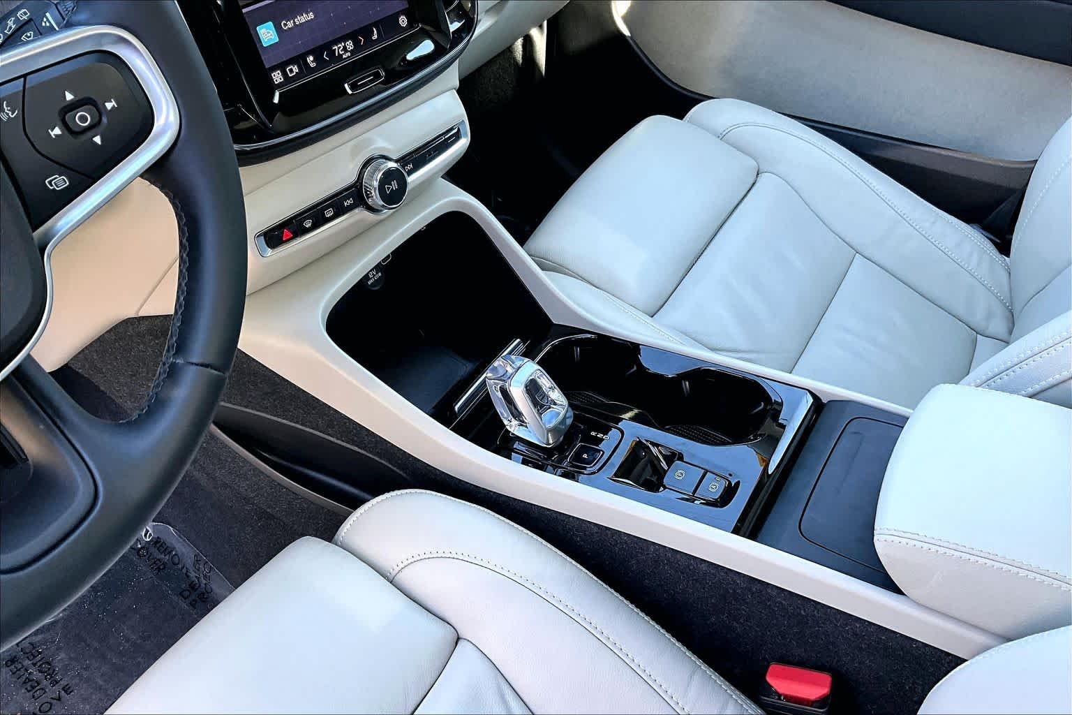 Used 2023 Silver Dawn Metallic Volvo Plus Dark Theme image 17