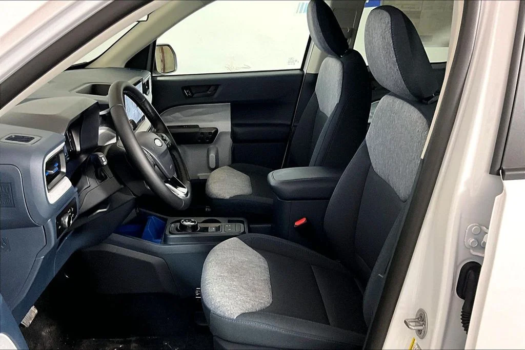 New 2026 Oxford White Ford XLT image 9