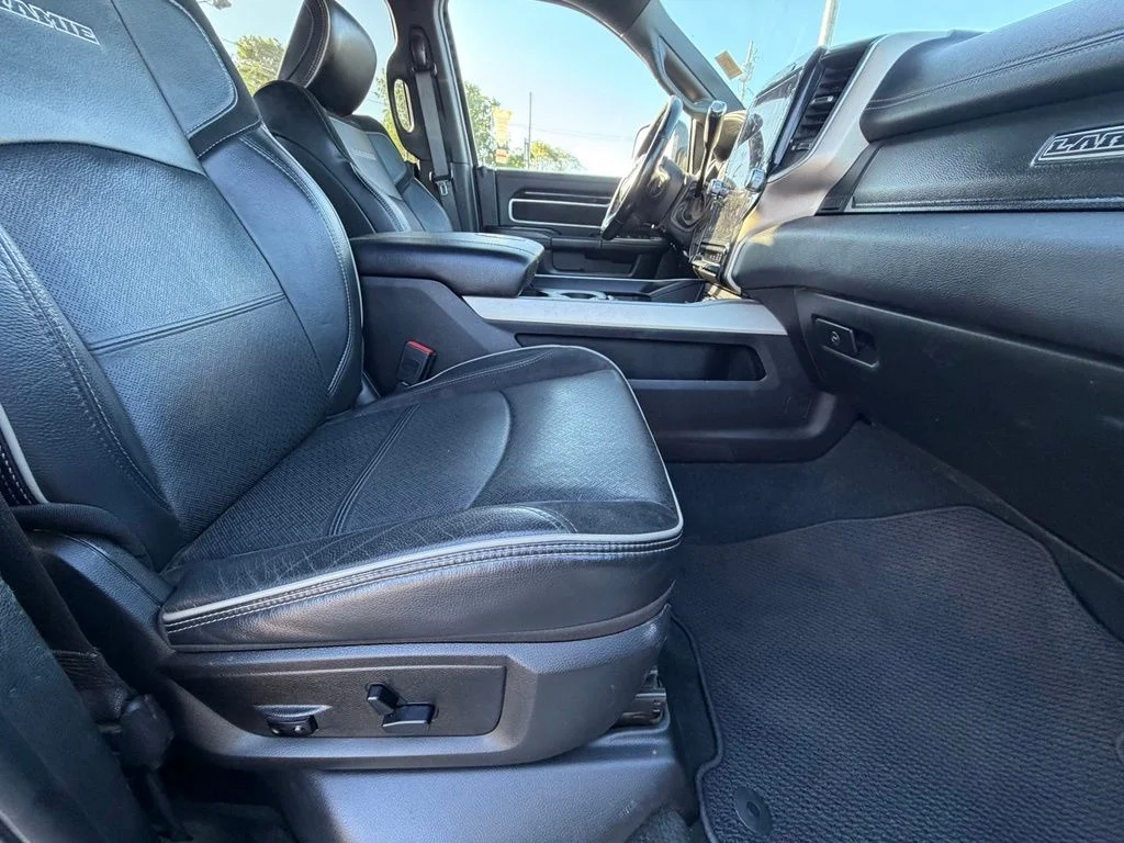 Used 2019 Black Ram Laramie image 37