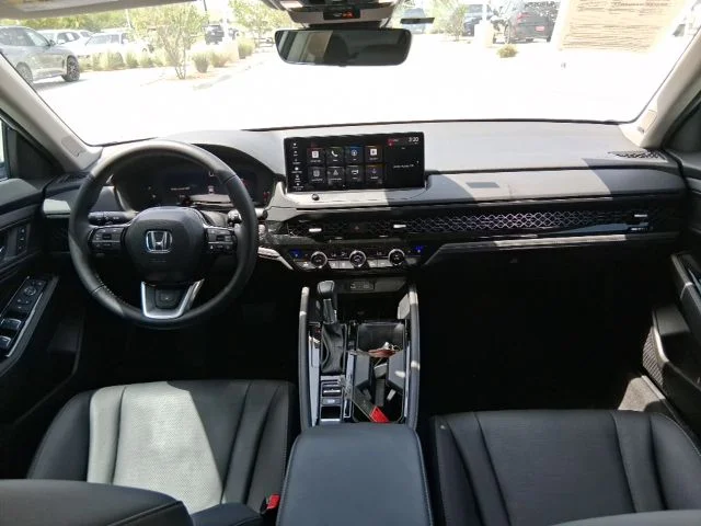 Used 2025 White Honda Touring image 10