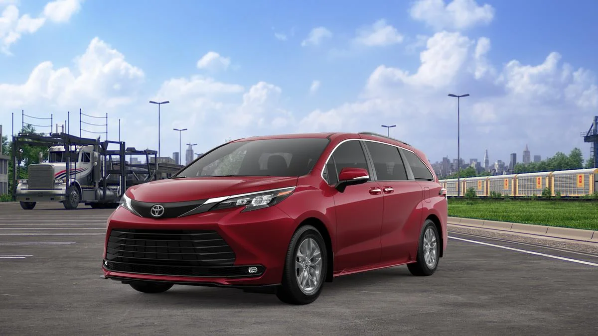2026 Toyota Sienna XLE 8-Passenger Hybrid FWD's photo