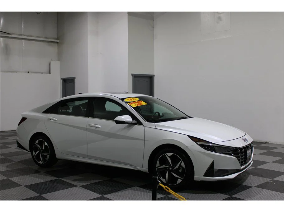 Used 2021 Quartz White Hyundai SEL image 1