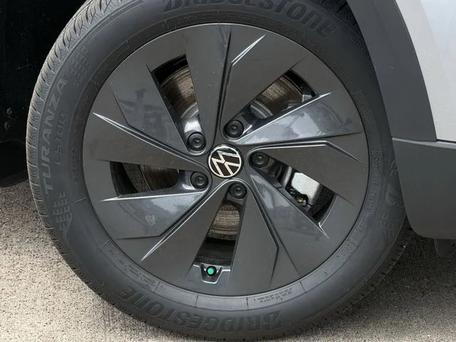 New 2026 Silver Volkswagen 1.5T S image 6