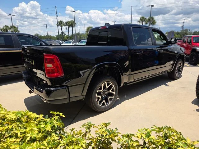 New 2026 Diamond Black Crystal Pearl-Coat Exterior Paint RAM Laramie image 8