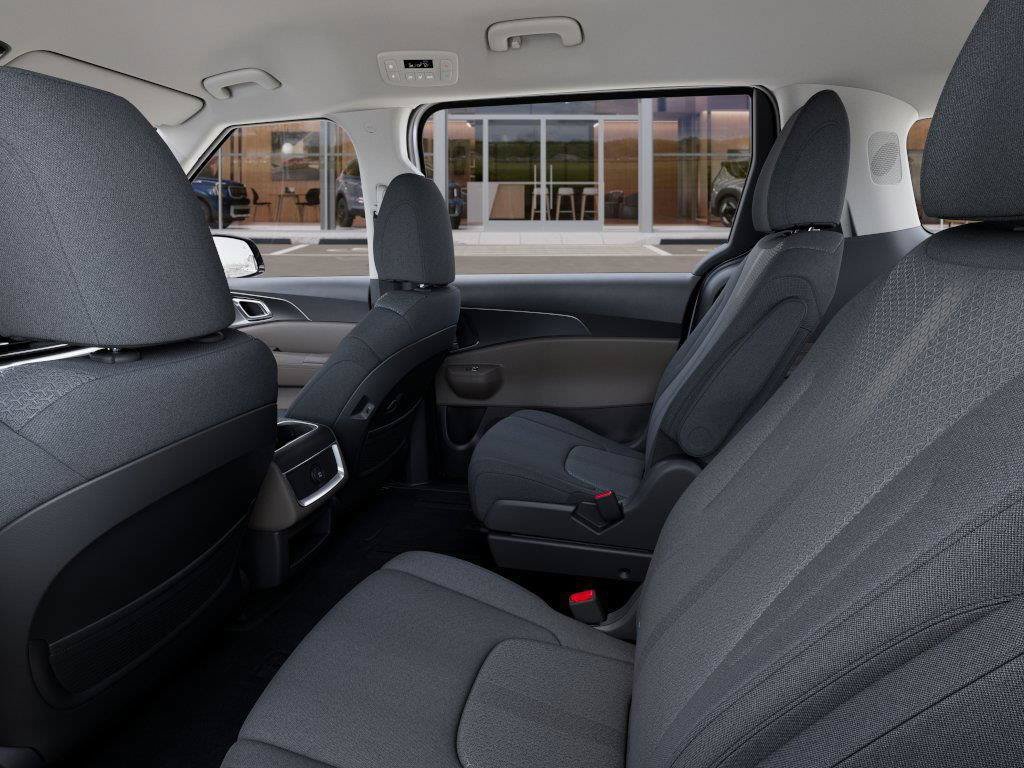 New 2026 Snow White Pearl Kia LX image 18