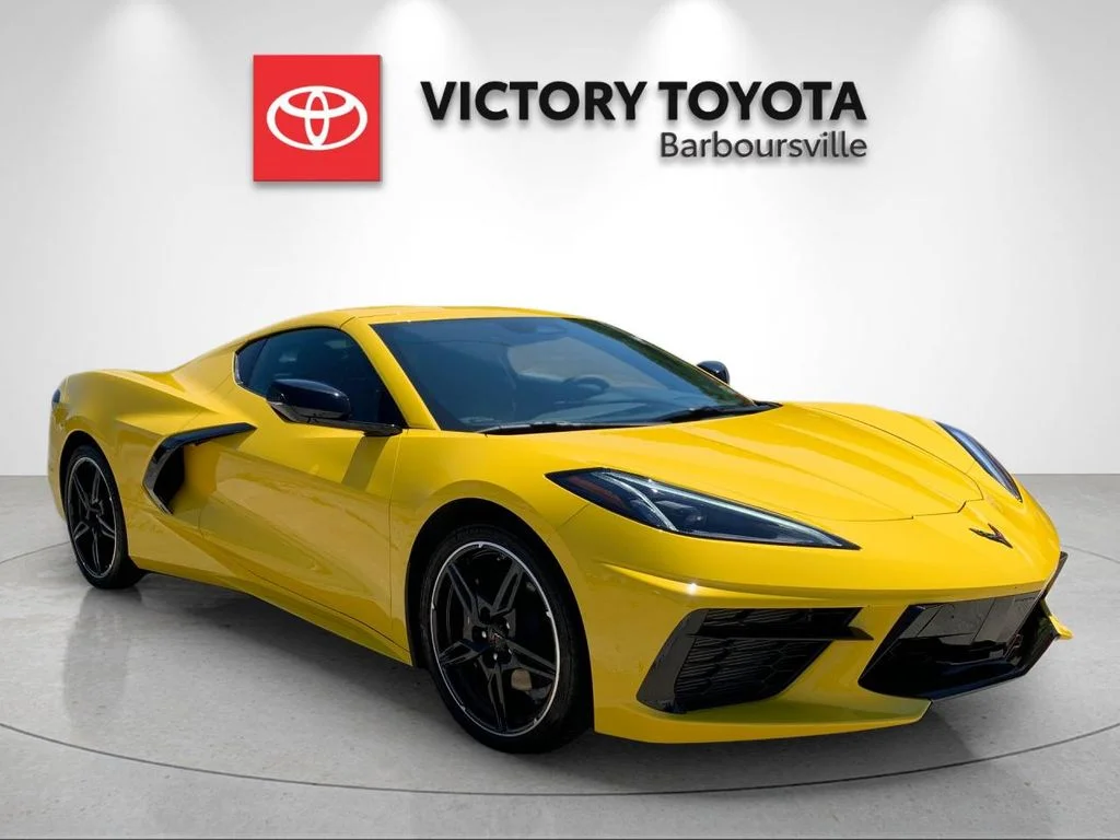 Used 2025 Yellow Chevrolet Stingray image 5