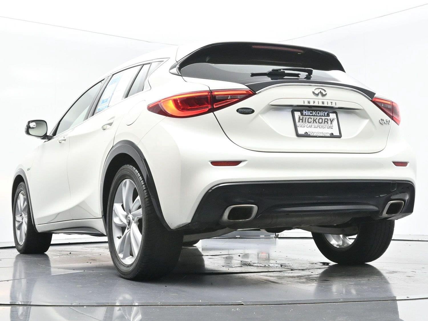 Used 2018 Majestic White INFINITI Base image 43