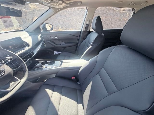 New 2026 Everest White Pearl TriCoat Nissan Dark Armor™ image 24