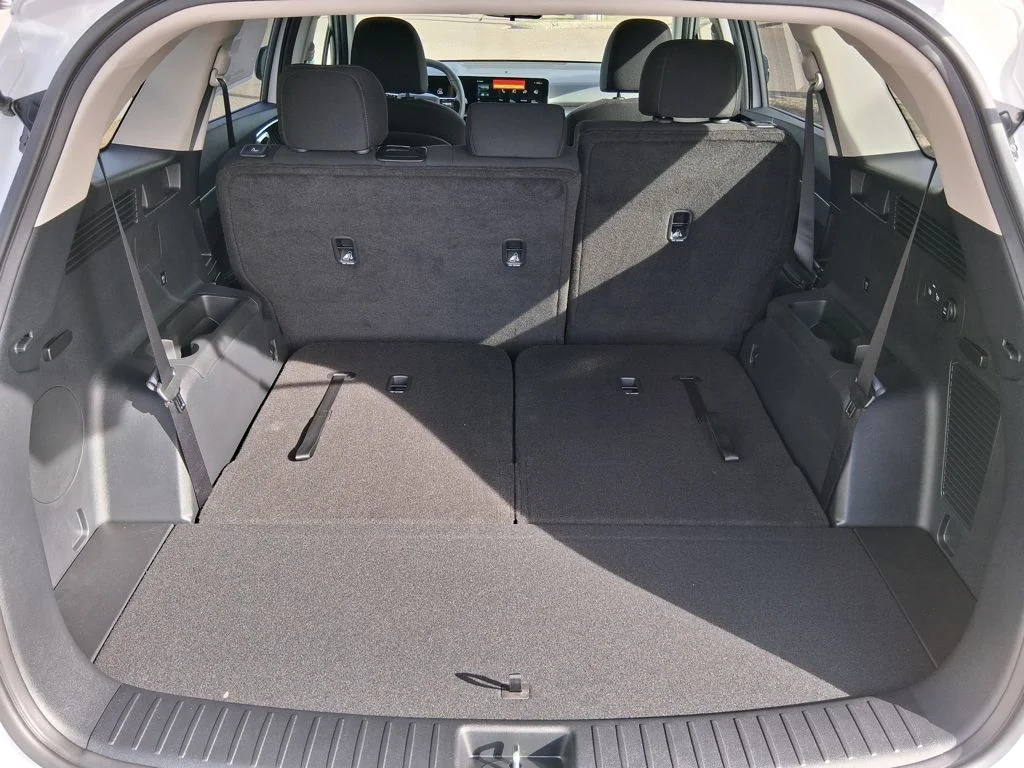 New 2026 White Kia LX image 7