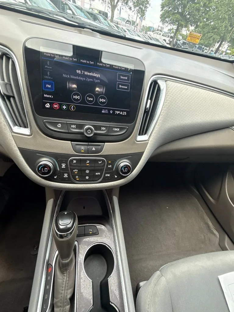 Used 2020 Gray Chevrolet LT image 18