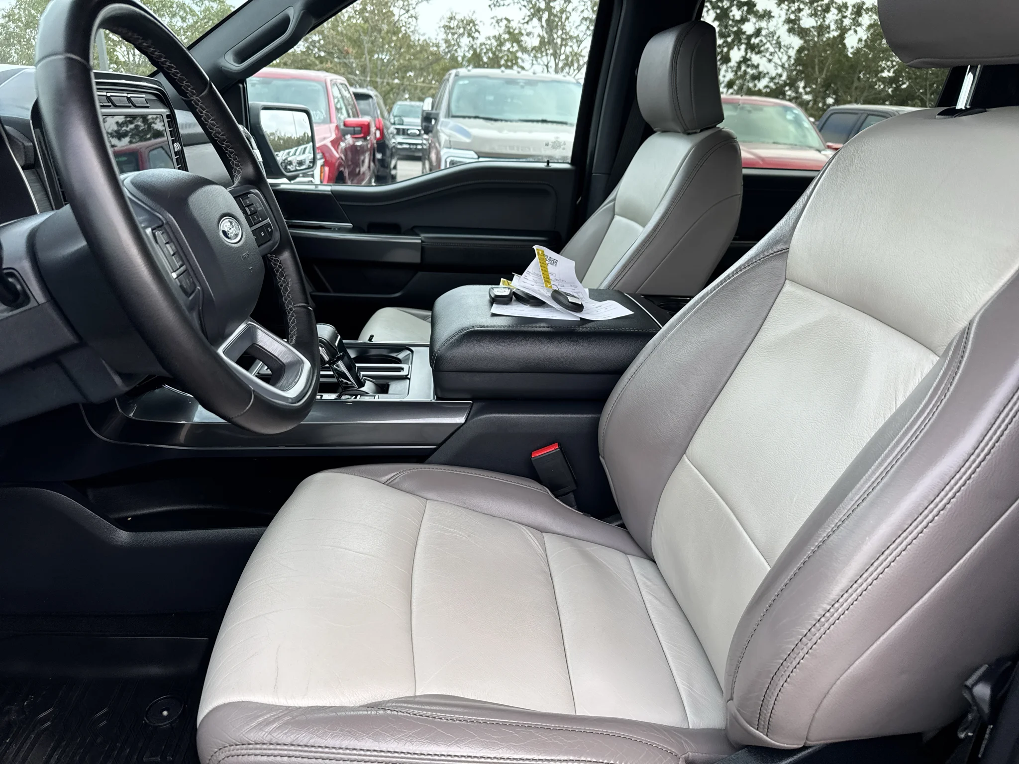 Used 2023 Agate Black Metallic Ford XLT image 14