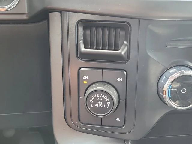 Used 2024 Silver Ford XLT image 30