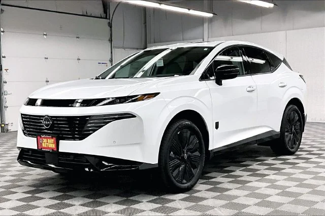 New 2027 Everest White Nissan Dark Armor image 2