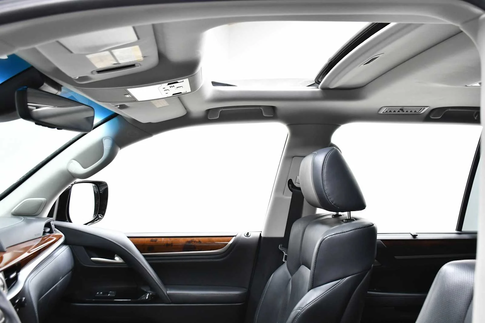 Used 2019 Atomic Silver Lexus  image 13