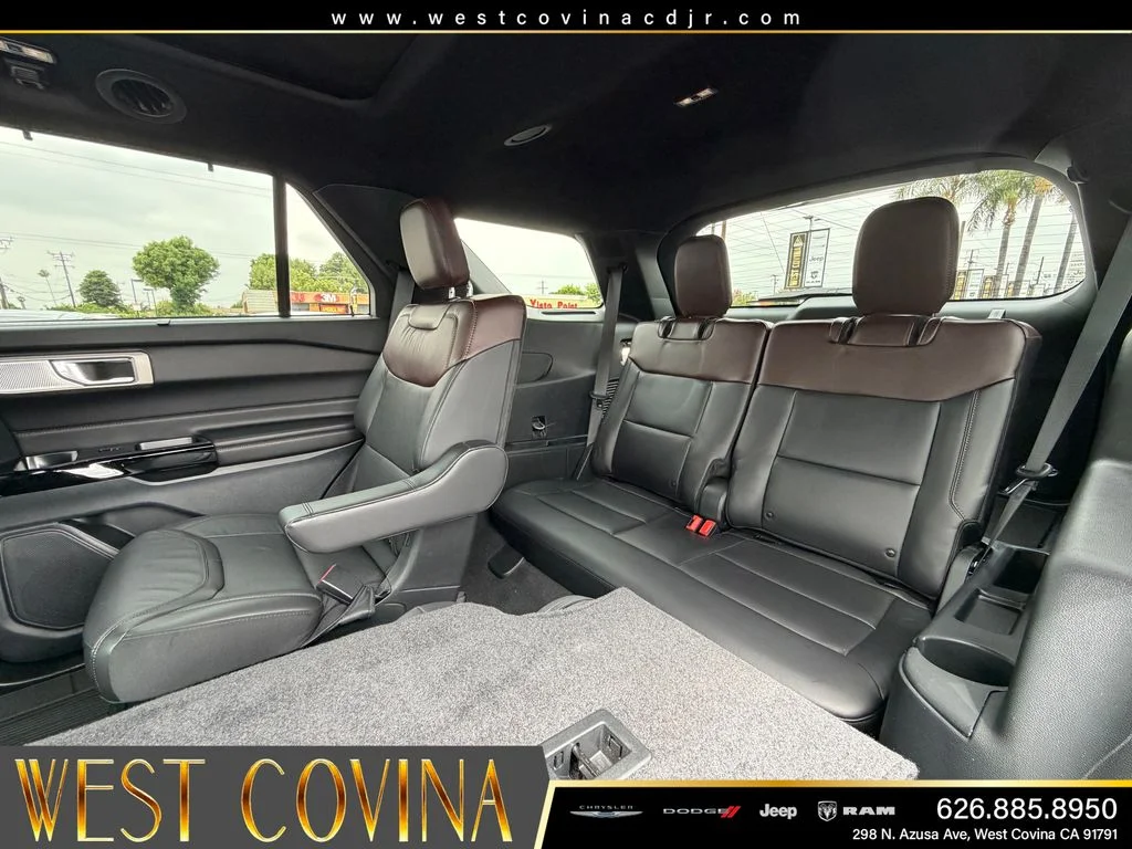 Used 2024 Silver Ford Platinum image 26