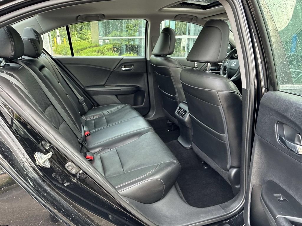 Used 2015  Honda EX-L image 10