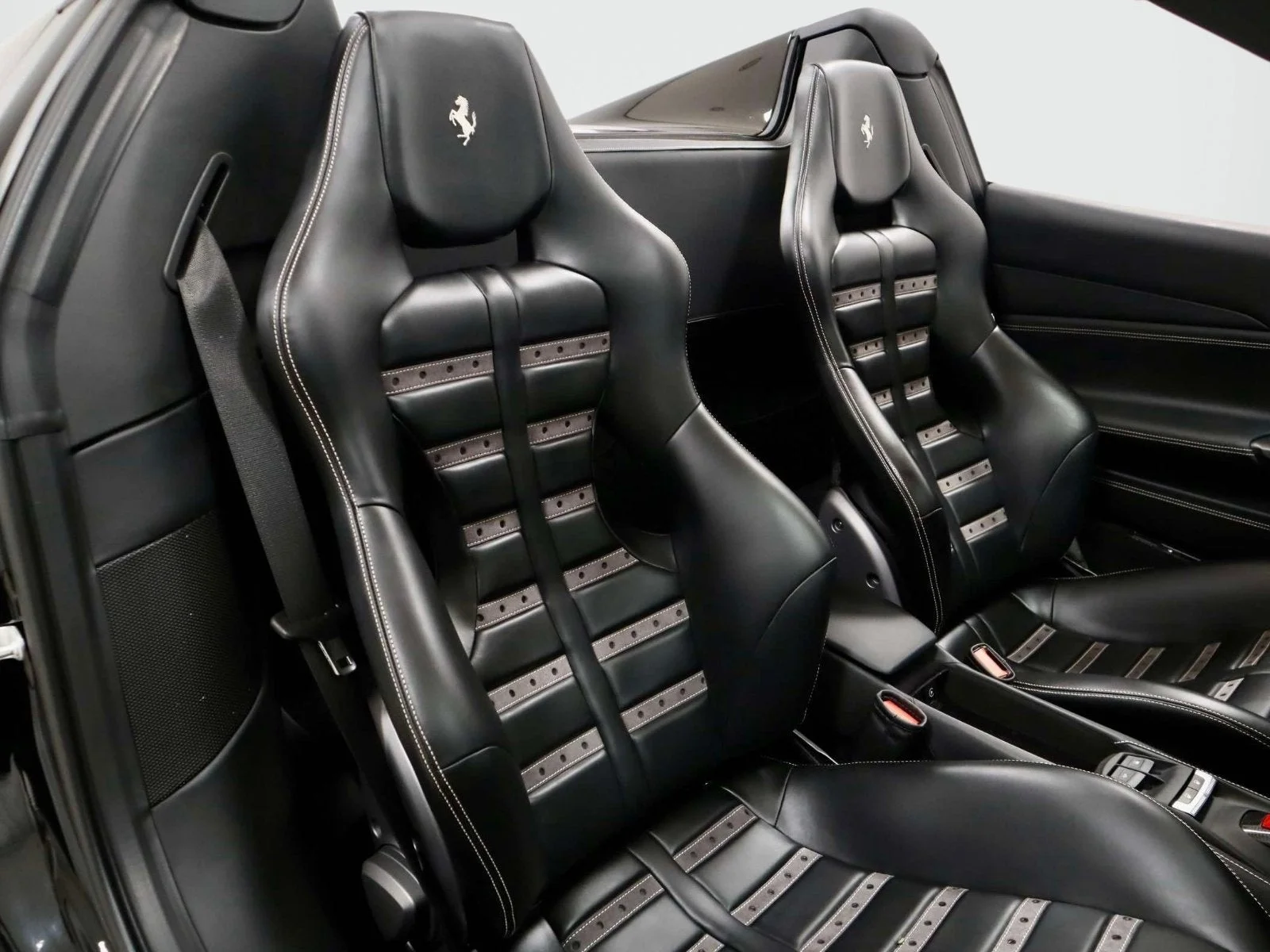 Certified Used 2018 Nero Ferrari  image 18