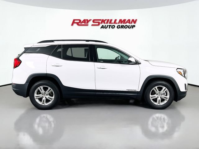 Used 2020 White GMC SLE image 8